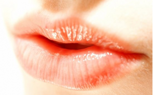 Koortslip Cold sore always comes back Do you recognise the feeling? You suddenly feel it coming up, those nasty cold sores! The herpes virus is hidden in a nerve and shows up as your resistance is low.